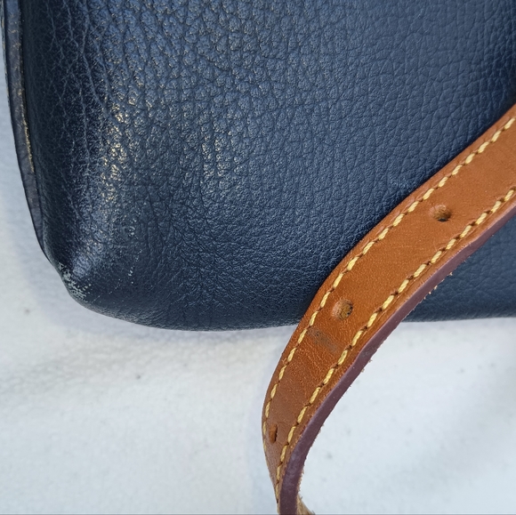 Dooney and Bourke Dillen letter carrier - Picture 2 of 10